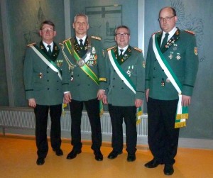 Oberst Hans-Werner Koepsell, Oberstleutnant u. König Michael Schadomsky, Geschäftsführer Markus Discher und Schatzmeister Claus Schmidtmeier
